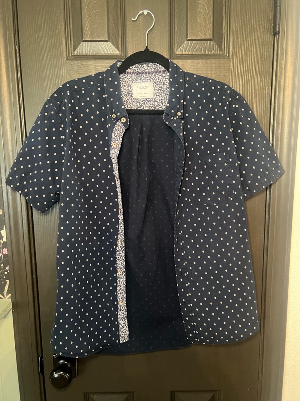 Level Ten Menswear Button-Up Shirt – Size Medium 100% Cotton